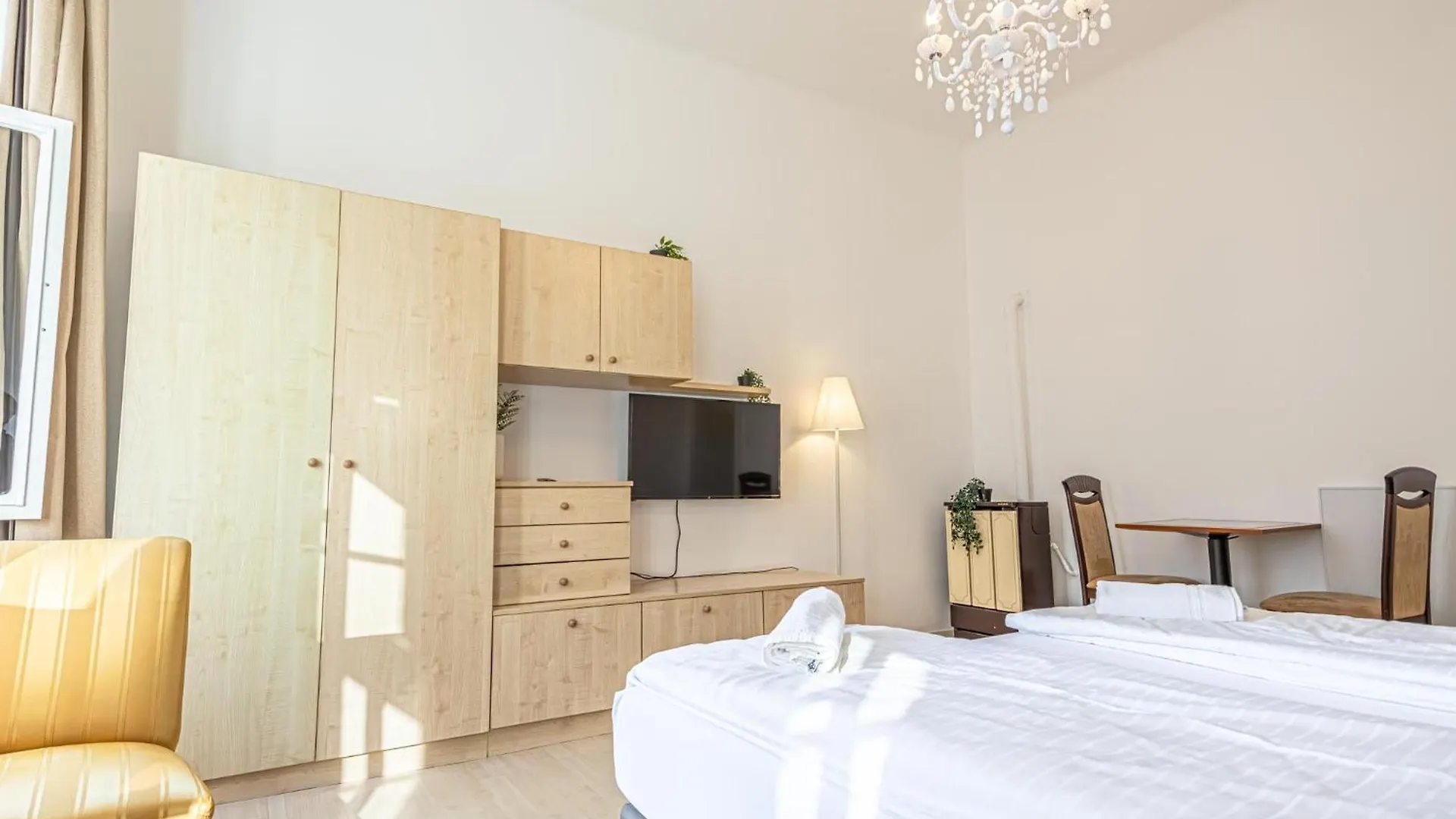 8 Min Walk To Wiener Stadthalle, Stylish 1Br Apt Apartman Bécs