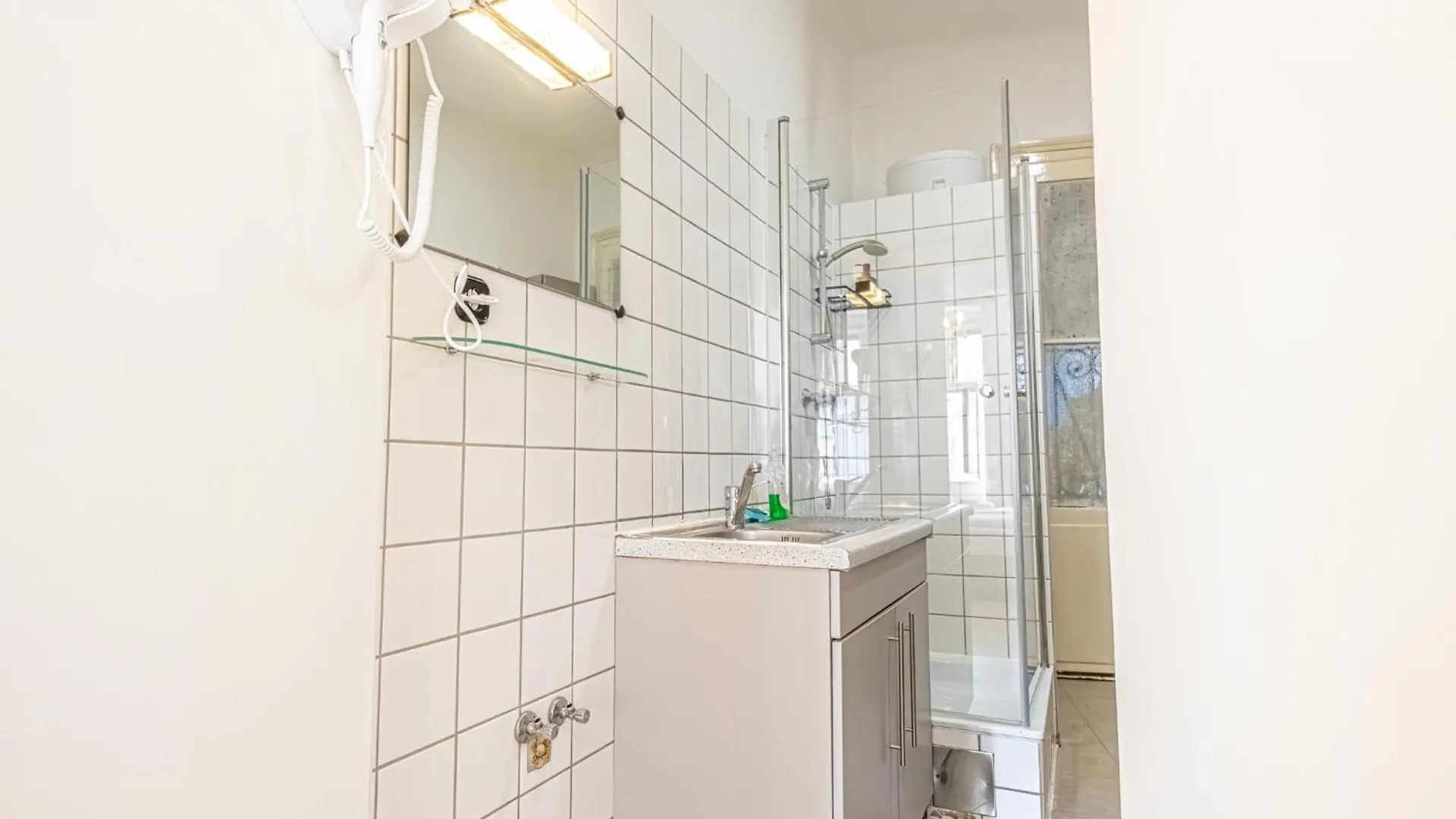 Apartman 8 Min Walk To Wiener Stadthalle, Stylish 1Br Apt