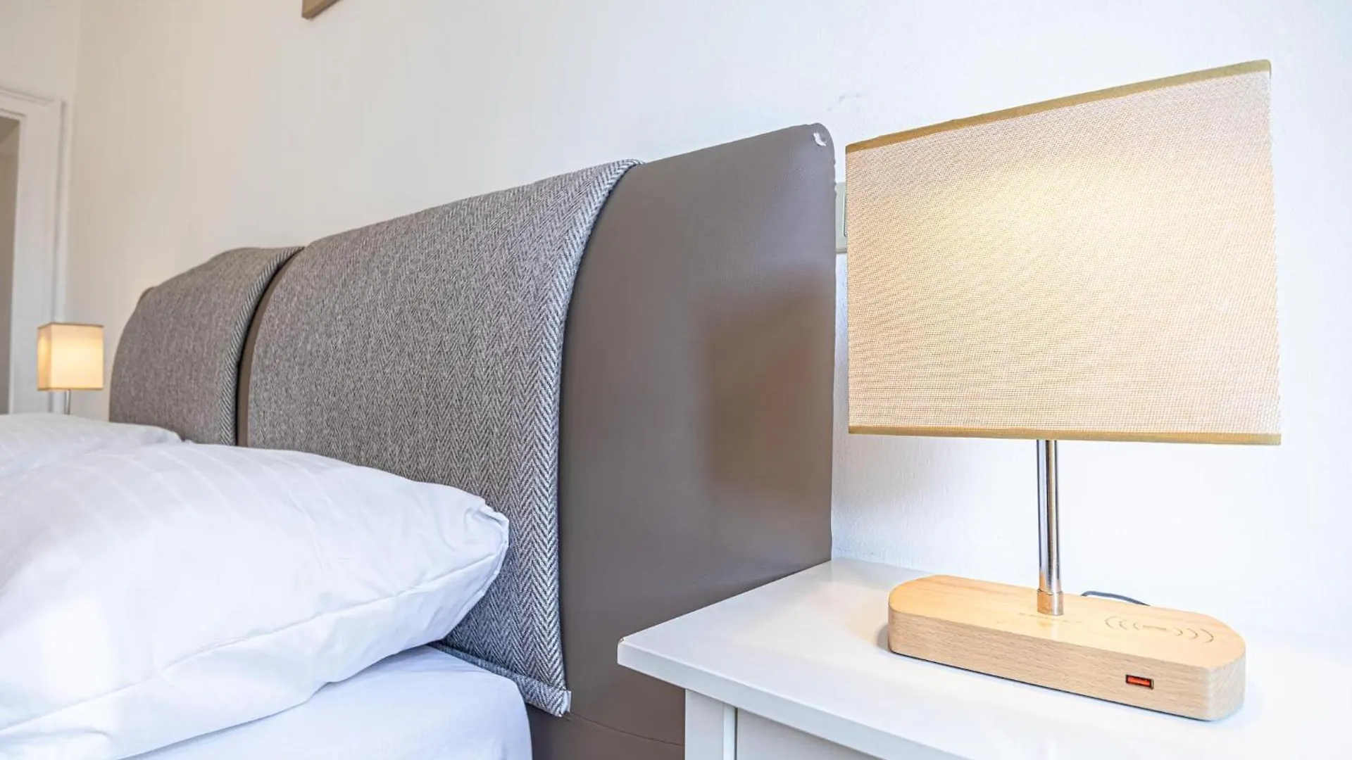 8 Min Walk To Wiener Stadthalle, Stylish 1Br Apt Apartman Bécs