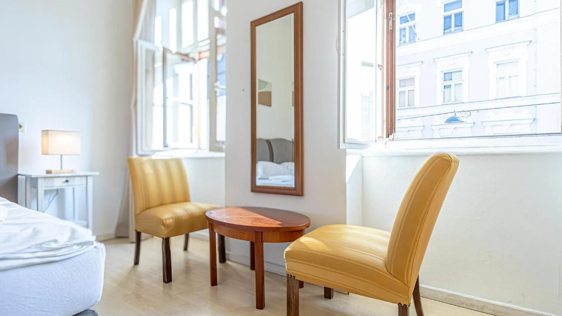 Apartment 8 Min Walk To Wiener Stadthalle, Stylish 1Br Apt
