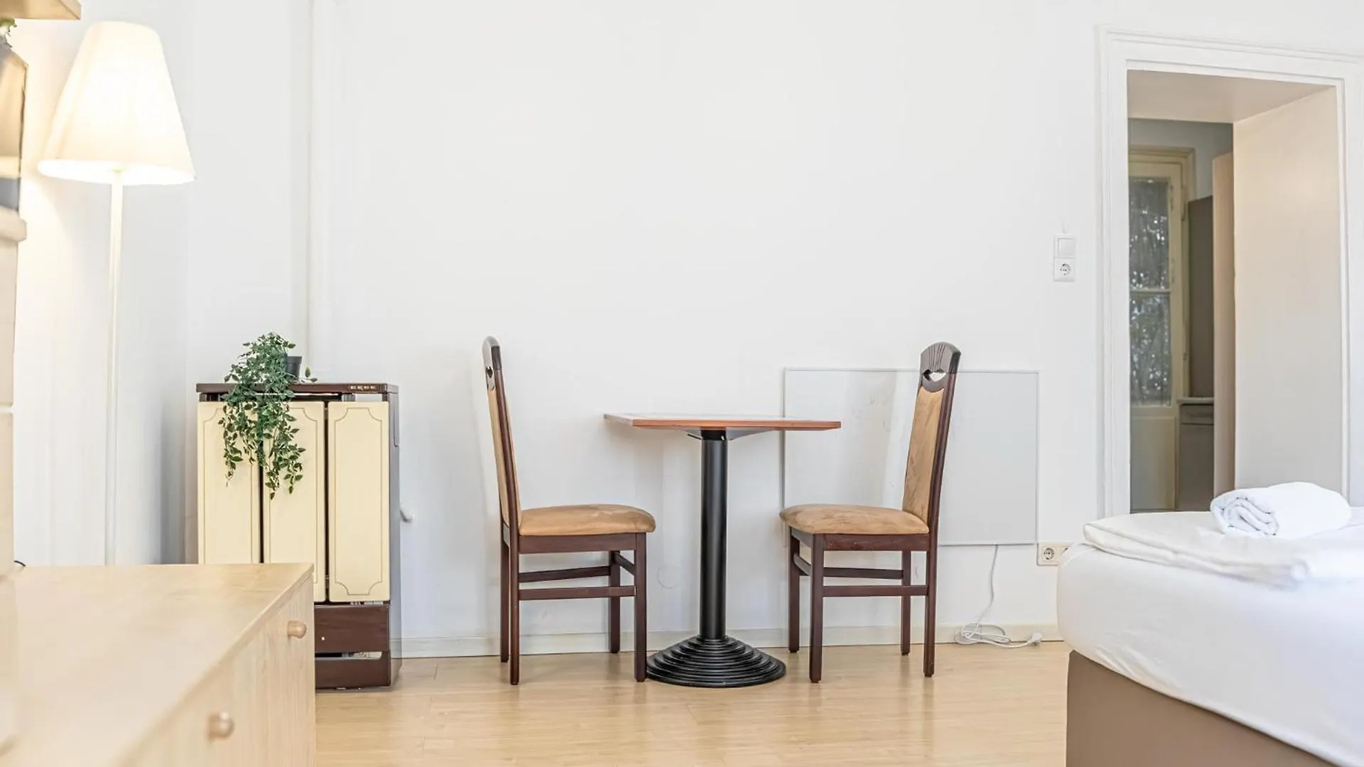Apartment 8 Min Walk To Wiener Stadthalle, Stylish 1Br Apt Austria