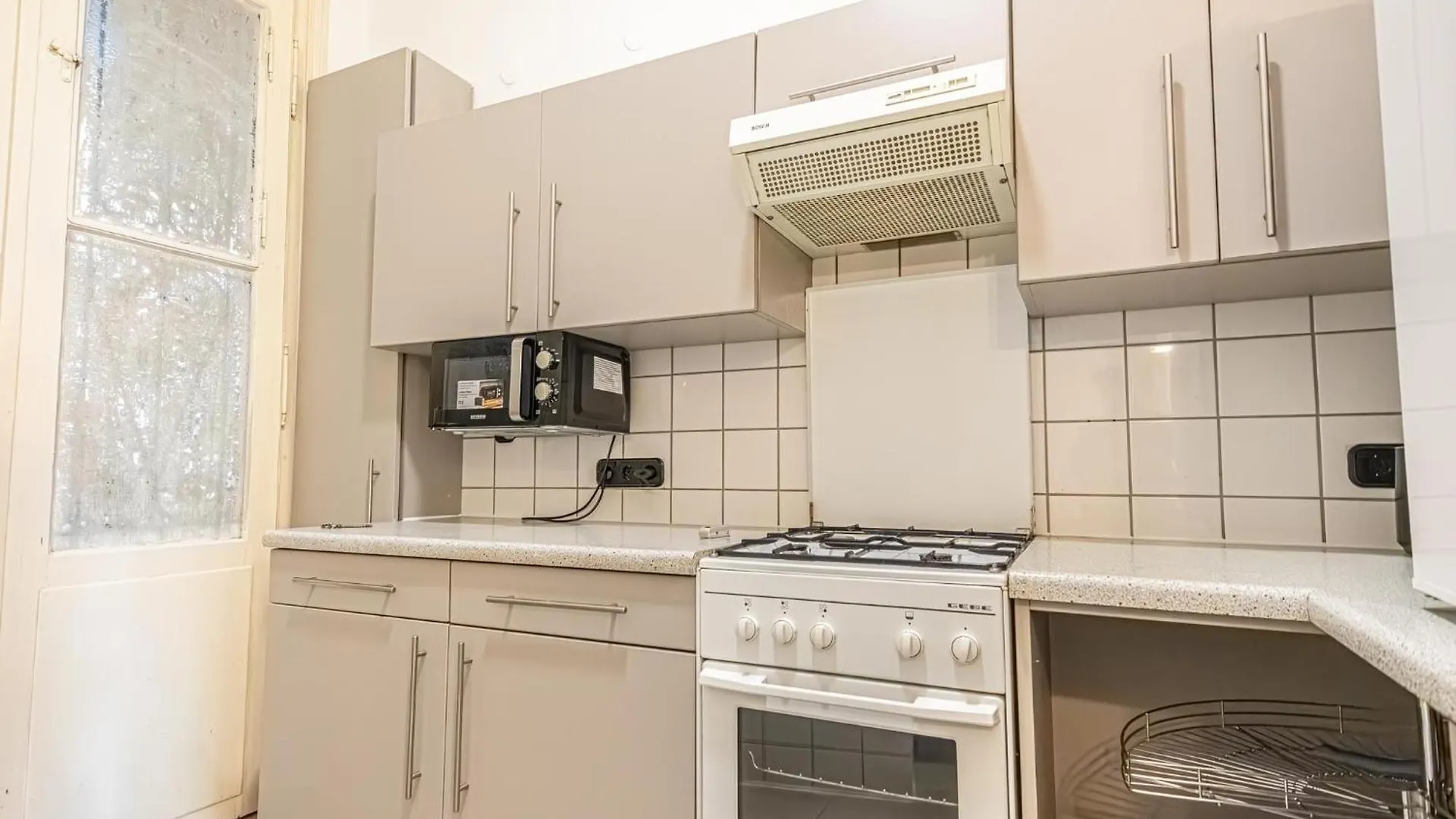 Apartment 8 Min Walk To Wiener Stadthalle, Stylish 1Br Apt