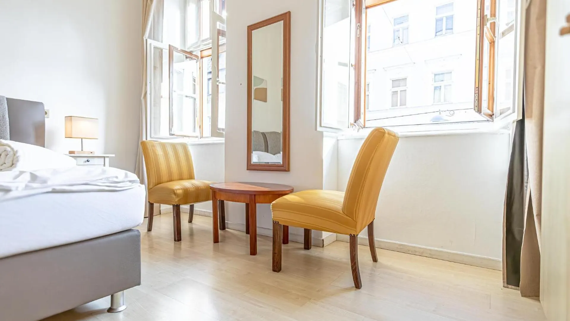 8 Min Walk To Wiener Stadthalle, Stylish 1Br Apt Austria