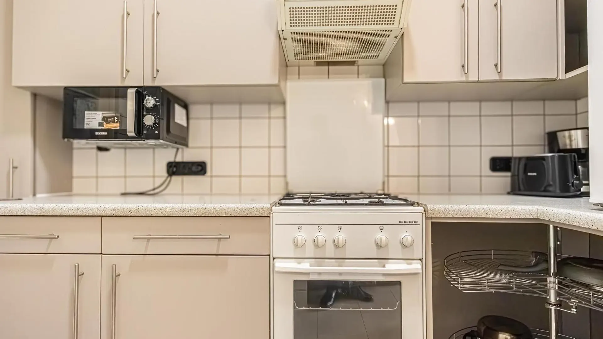 Apartment 8 Min Walk To Wiener Stadthalle, Stylish 1Br Apt Austria