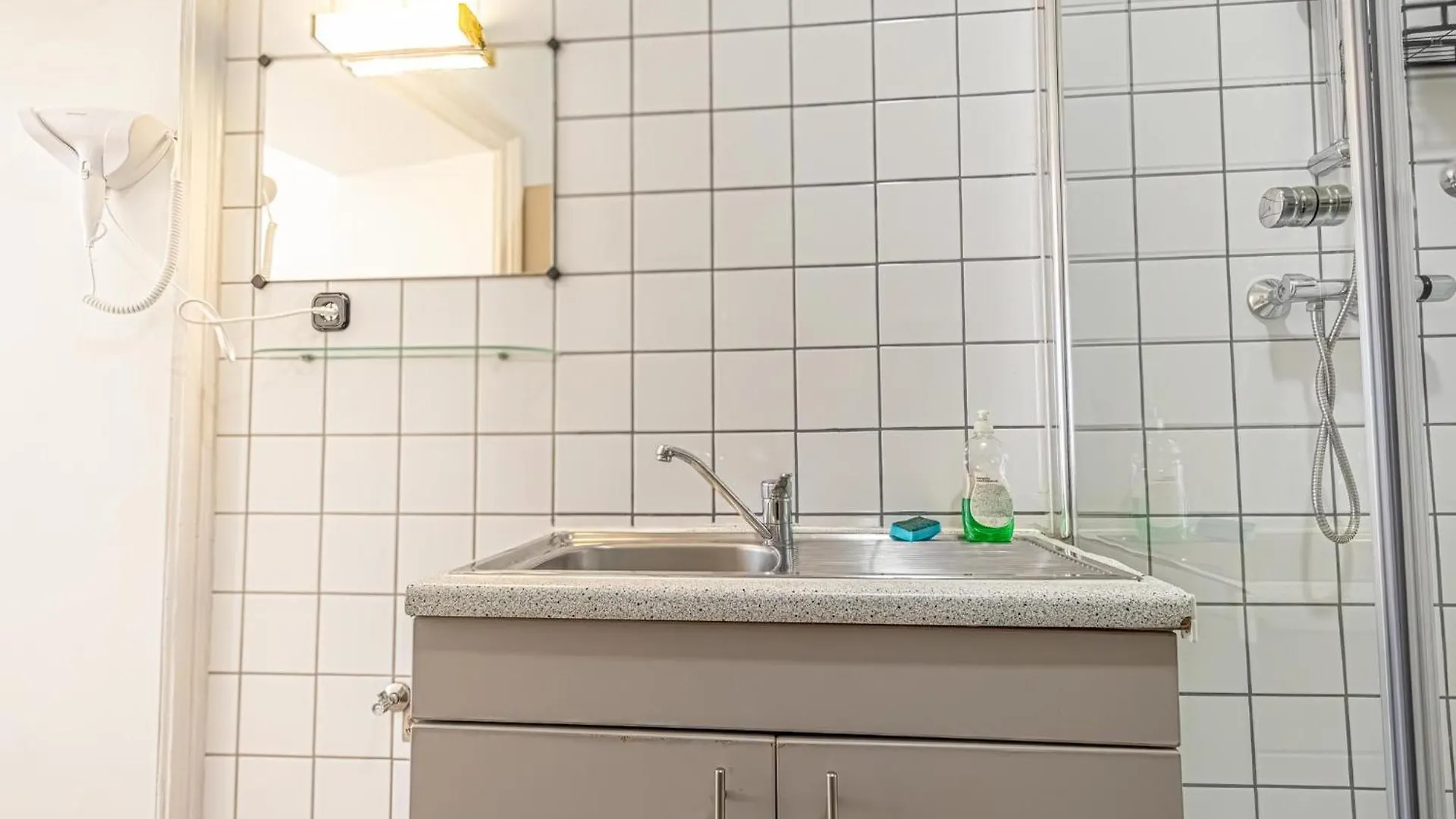 8 Min Walk To Wiener Stadthalle, Stylish 1Br Apt Vienna