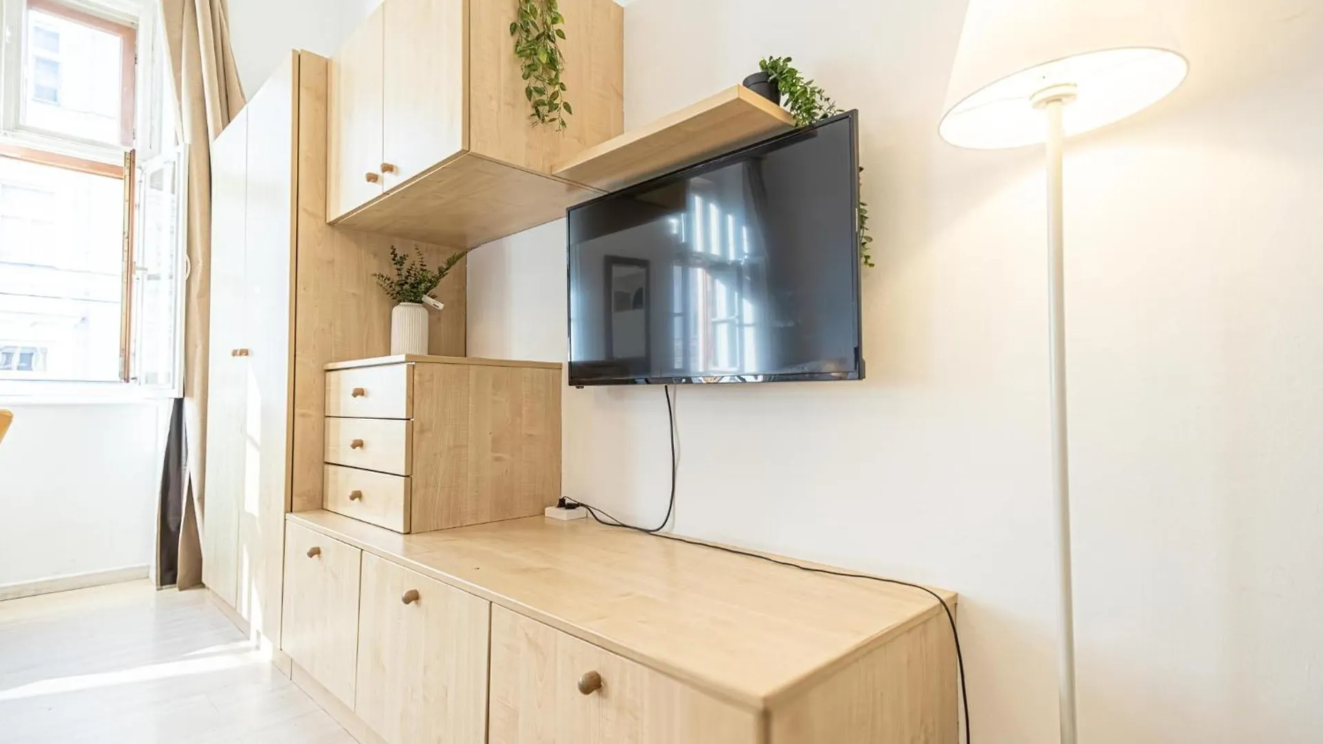 8 Min Walk To Wiener Stadthalle, Stylish 1Br Apt Apartment